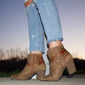 Time & Tru Women's Booties
